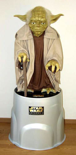Jar Jar Binks Life-Size Yoda1
